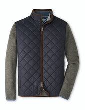 Load image into Gallery viewer, Men&#39;s Essex Quilted Travel Vest (2 Colors)
